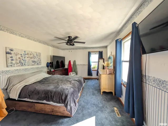 $174,900 | 1589 West Water Street, Galesburg, IL 61401