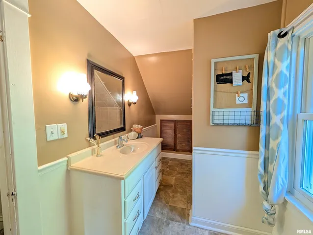 $174,900 | 1589 West Water Street, Galesburg, IL 61401