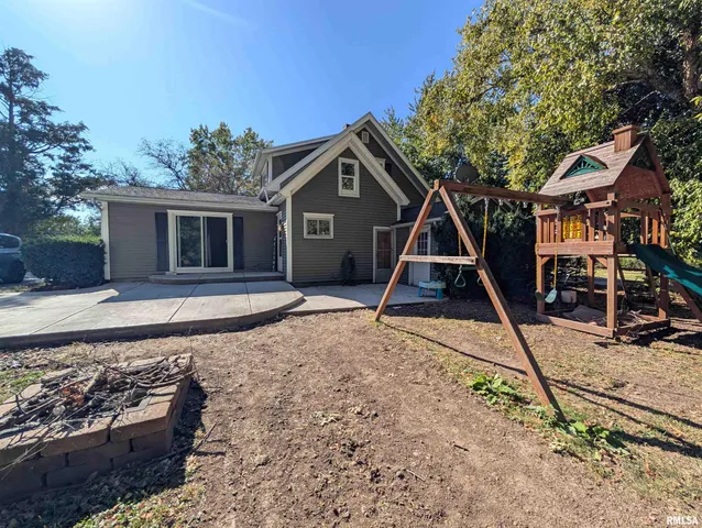 $174,900 | 1589 West Water Street, Galesburg, IL 61401