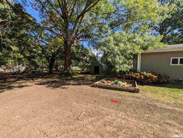 $174,900 | 1589 West Water Street, Galesburg, IL 61401