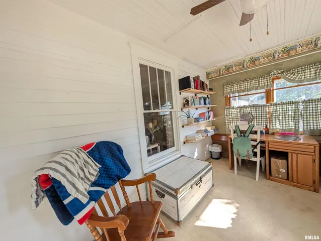 $174,900 | 1589 West Water Street, Galesburg, IL 61401