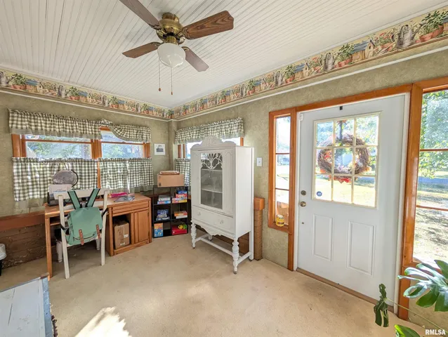 $174,900 | 1589 West Water Street, Galesburg, IL 61401