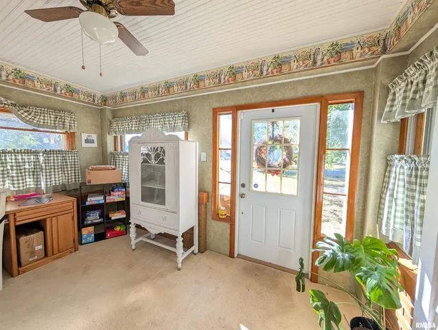 $174,900 | 1589 West Water Street, Galesburg, IL 61401