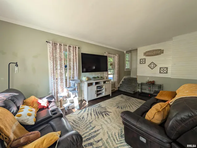 $174,900 | 1589 West Water Street, Galesburg, IL 61401