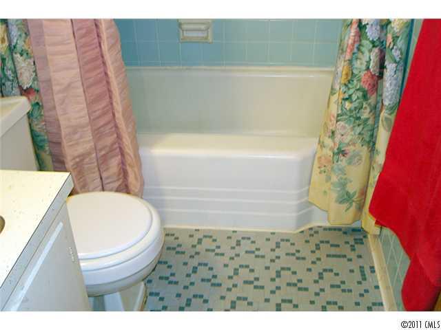 3312 Sunset Road Charlotte, NC 28216 - Photo 14 of 16 Gallery Image 14