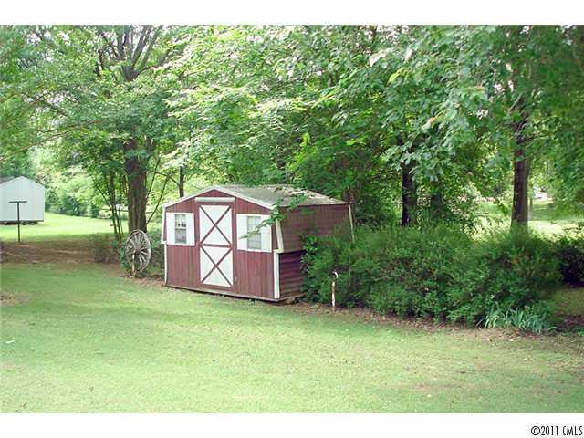 3312 Sunset Road Charlotte, NC 28216 - Photo 3 of 16 Gallery Image 3
