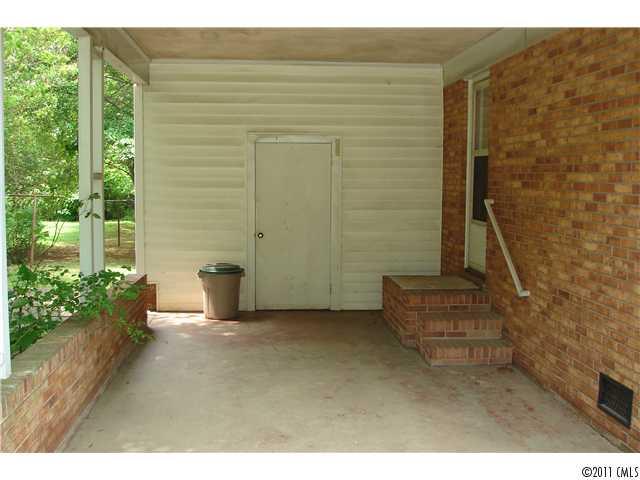 3312 Sunset Road Charlotte, NC 28216 - Photo 5 of 16 Gallery Image 5