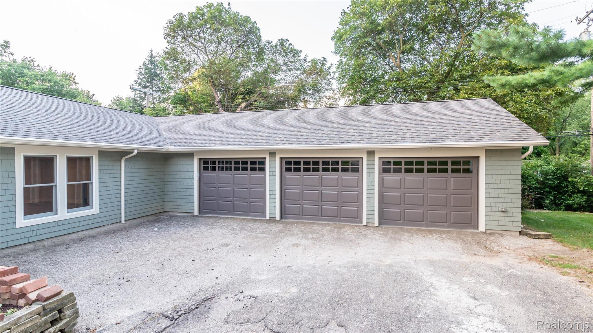 1952 Ward Road Bloomfield Hills, MI 48302 - Photo 4 of 44 004_6.jpg