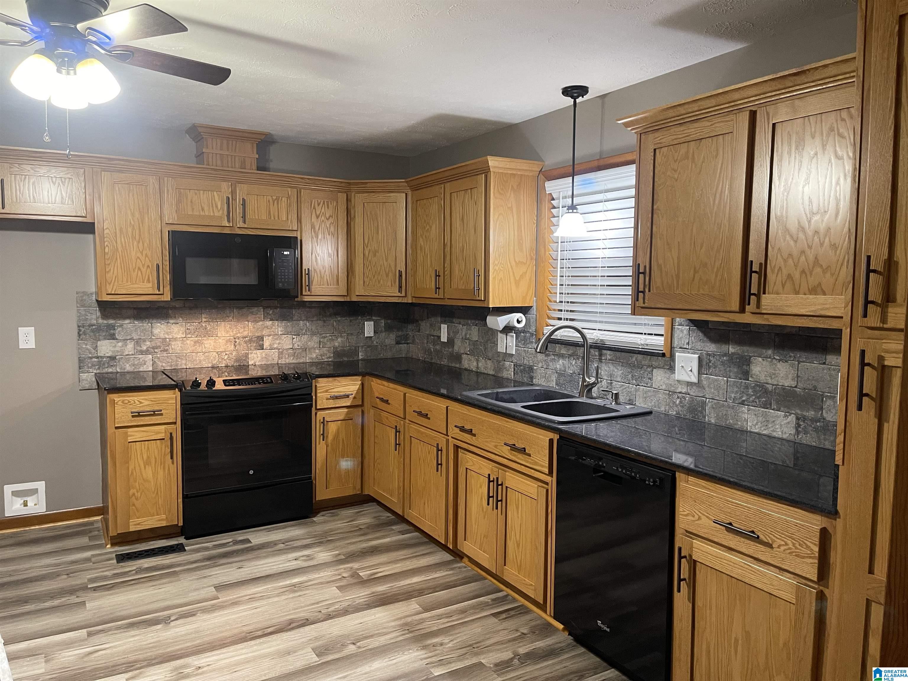 380 Chapel Road Warrior, AL 35180 - Photo 6 of 29