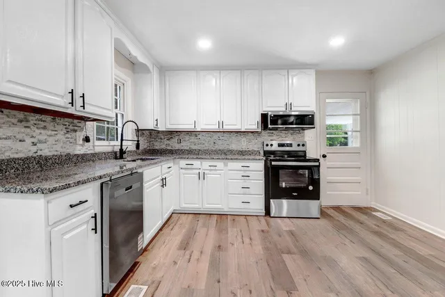 $319,900 | 1856 Old Mill Road, Wallace, NC 28466