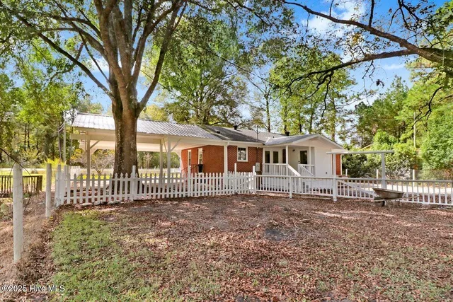 $319,900 | 1856 Old Mill Road, Wallace, NC 28466