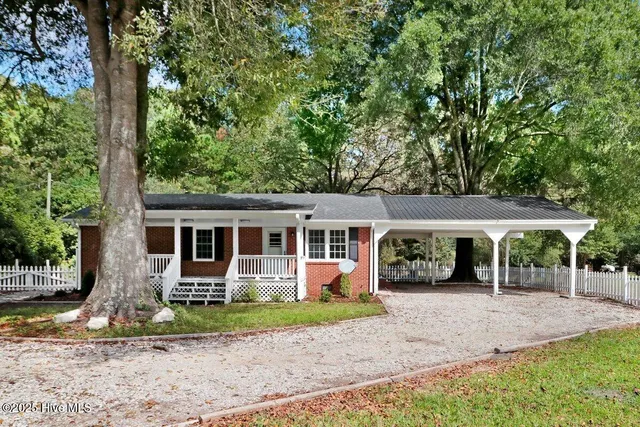 $319,900 | 1856 Old Mill Road, Wallace, NC 28466