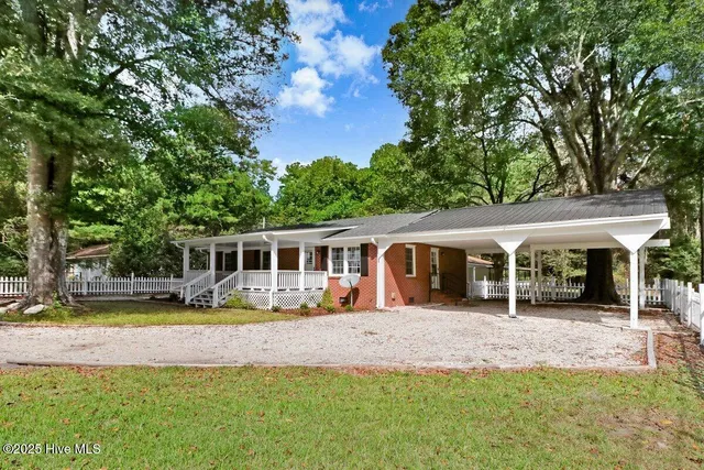 $319,900 | 1856 Old Mill Road, Wallace, NC 28466