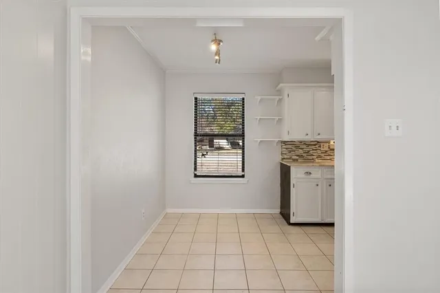 $220,000 | 405 Fairmont Avenue, Corsicana, TX 75110