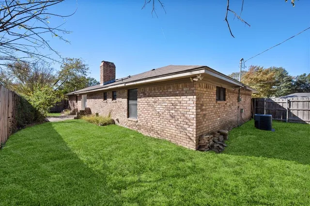 $220,000 | 405 Fairmont Avenue, Corsicana, TX 75110