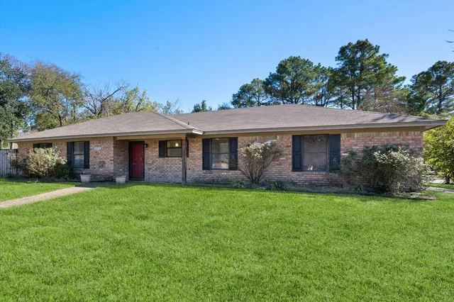 $220,000 | 405 Fairmont Avenue, Corsicana, TX 75110