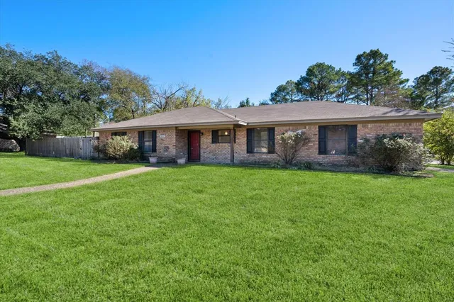 $220,000 | 405 Fairmont Avenue, Corsicana, TX 75110