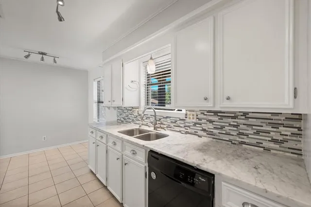 $220,000 | 405 Fairmont Avenue, Corsicana, TX 75110