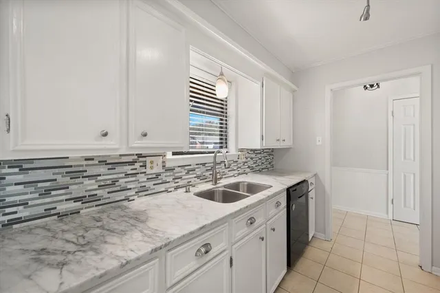 $220,000 | 405 Fairmont Avenue, Corsicana, TX 75110