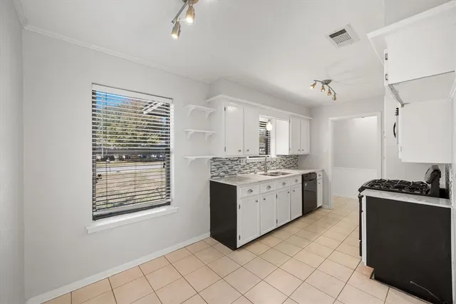 $220,000 | 405 Fairmont Avenue, Corsicana, TX 75110