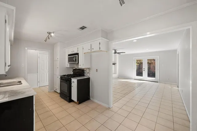 $220,000 | 405 Fairmont Avenue, Corsicana, TX 75110