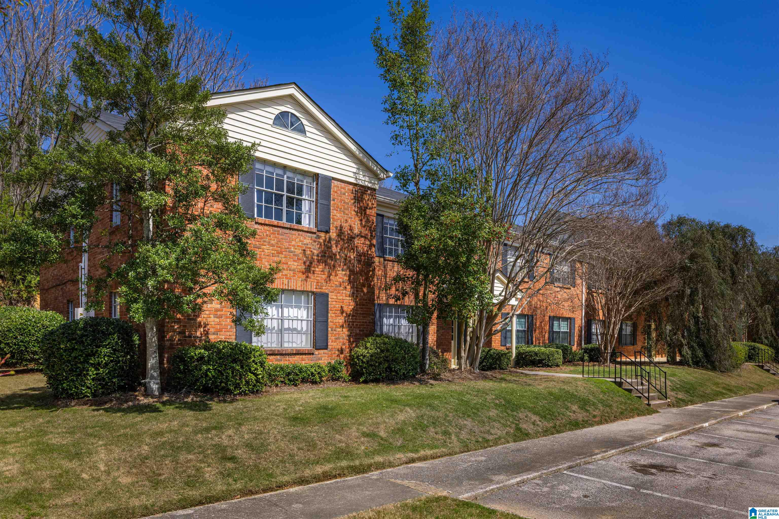3433 Sandner Court, Unit A Birmingham, AL 35209 - Photo 3 of 33