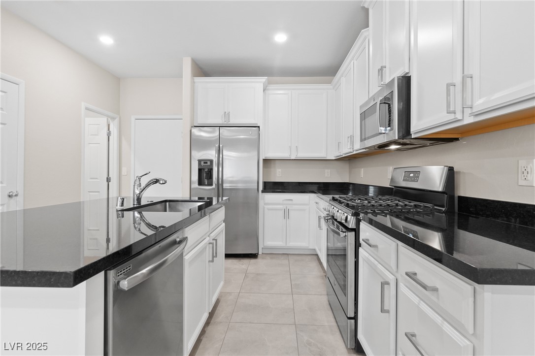 6243 Milford Sound Street Las Vegas, NV 89148 - Photo 6 of 33