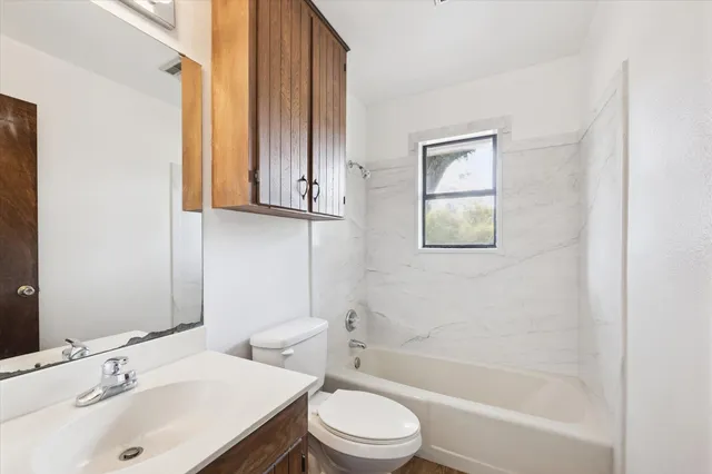 $2,000 | 4043 Farm To Market Road 1094, Sealy, TX 77474