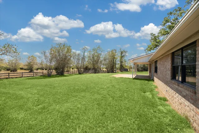 $2,000 | 4043 Farm To Market Road 1094, Sealy, TX 77474
