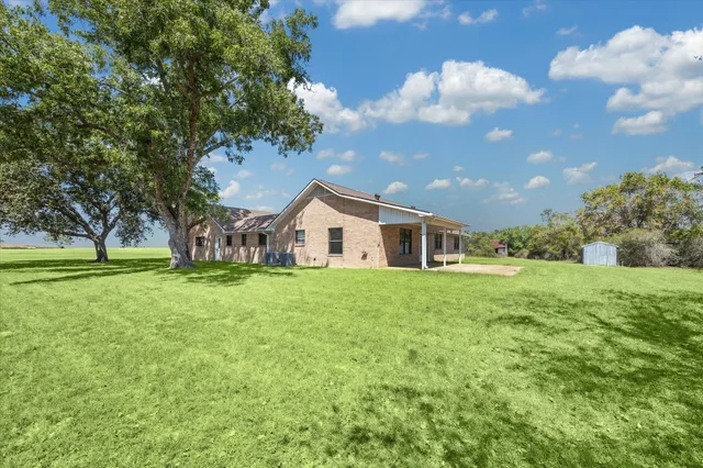 $2,000 | 4043 Farm To Market Road 1094, Sealy, TX 77474