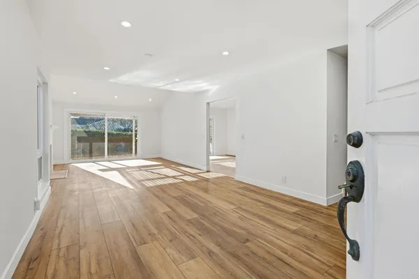 $5,000 | 819 Daphne Court, Carlsbad, CA 92011