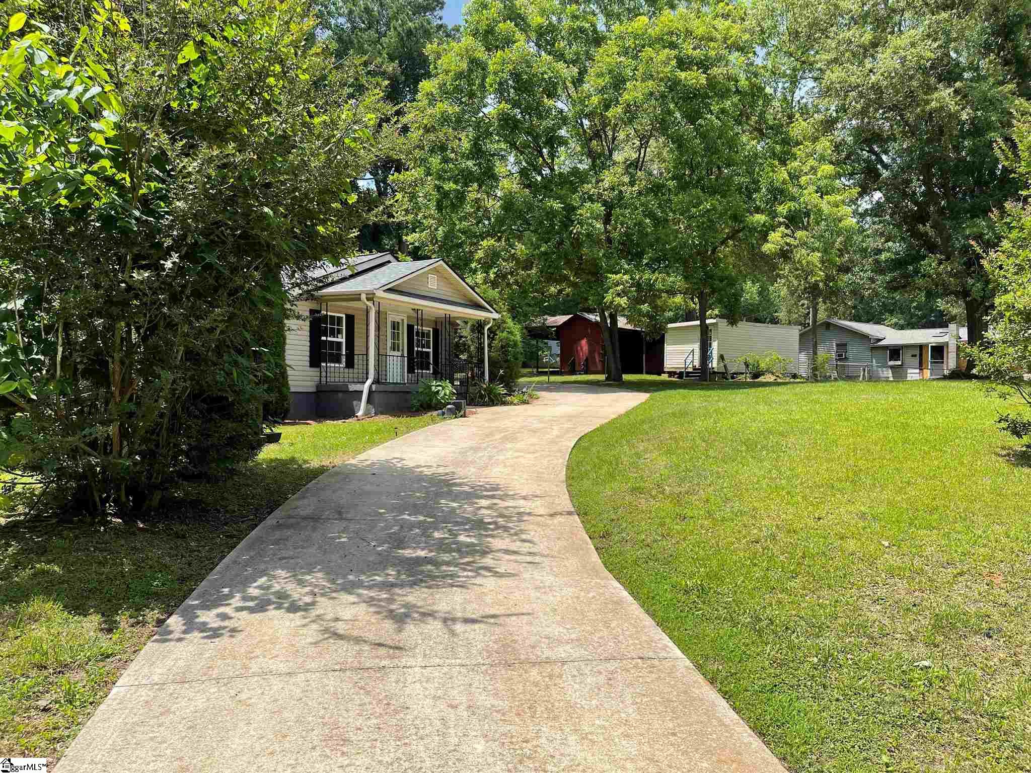 169 Wolf Creek Road Easley, SC 29640 - Photo 2 of 36