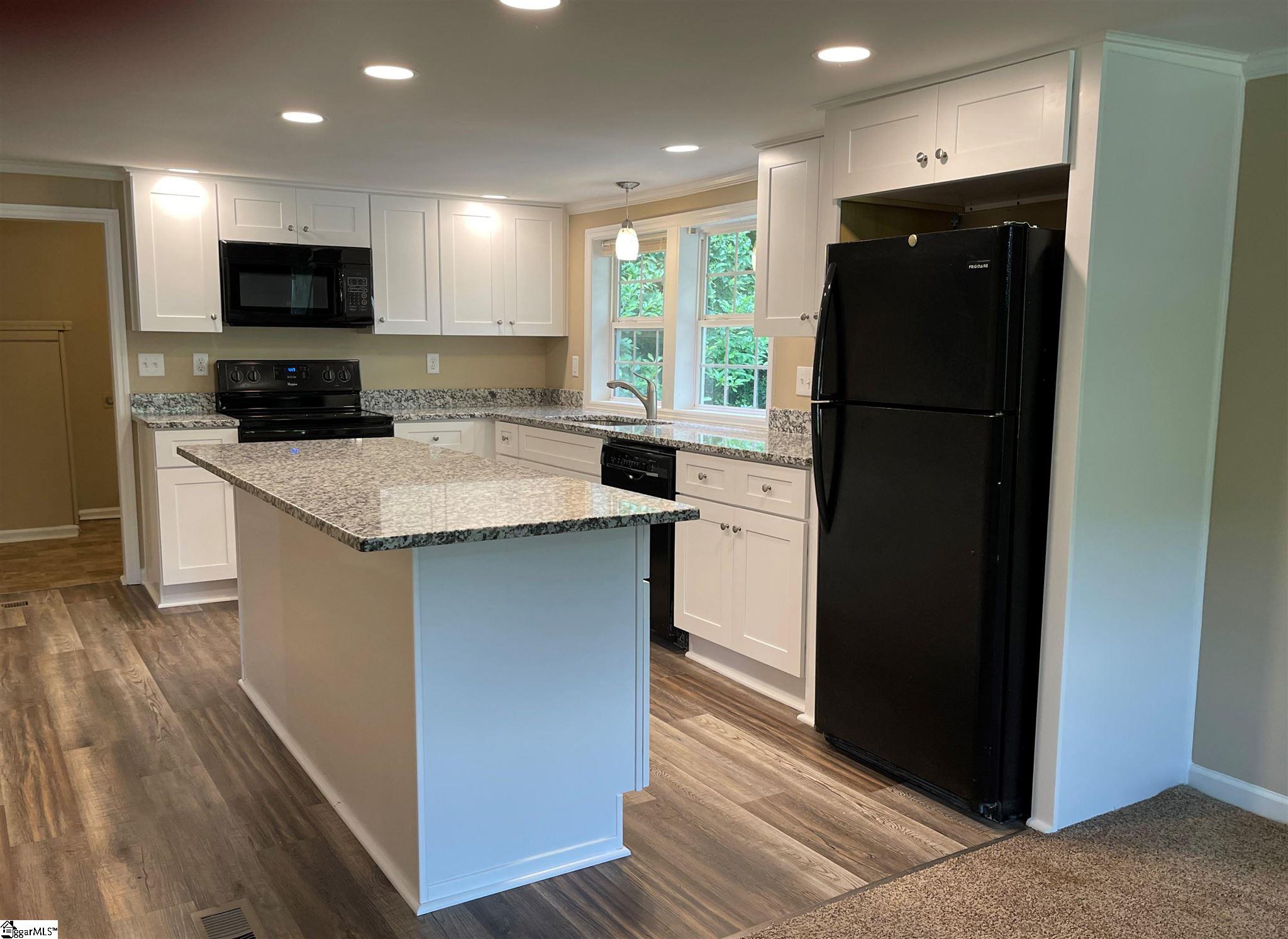 169 Wolf Creek Road Easley, SC 29640 - Photo 14 of 36