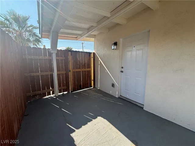 $1,100 | 724 North 9th Street, Unit 1, Las Vegas, NV 89101