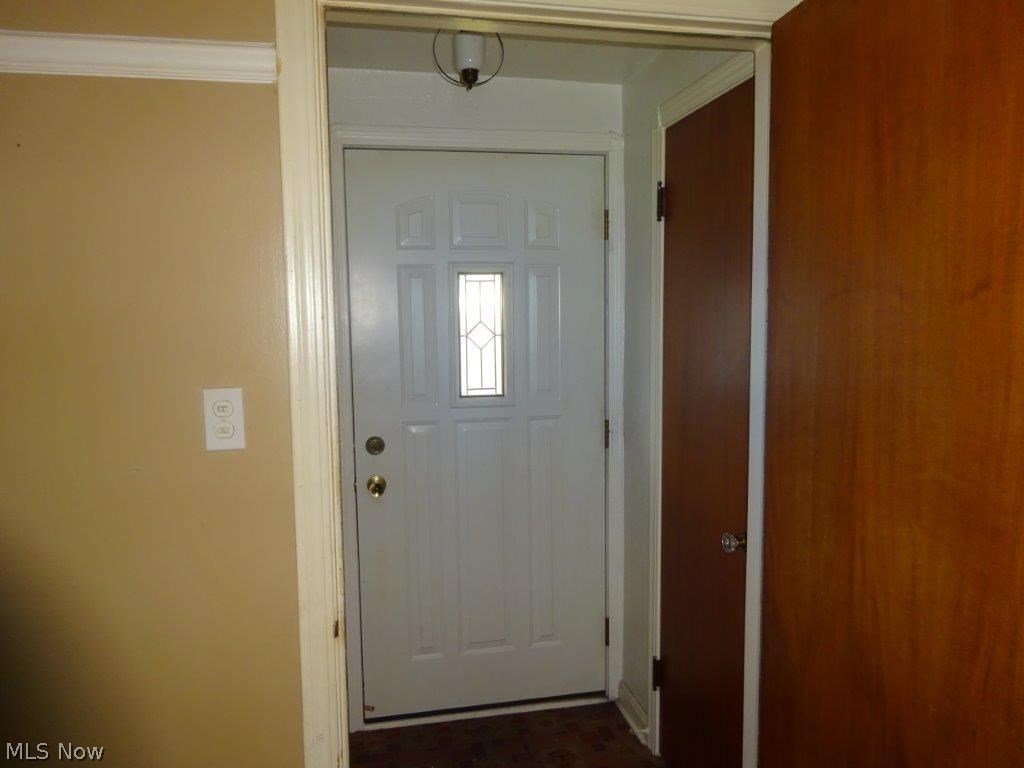 6391 Monmouth Road Parma, OH 44129 - Photo 5 of 10