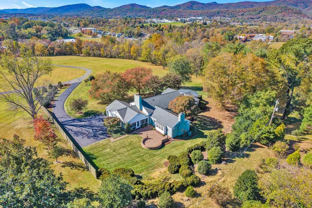 $749,500 | 7323 La Marre Circle, Roanoke, VA 24019