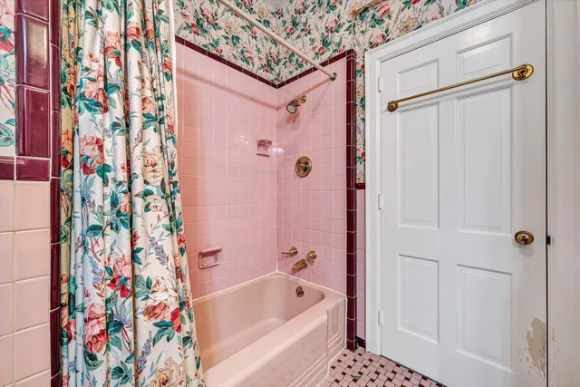 $749,500 | 7323 La Marre Circle, Roanoke, VA 24019