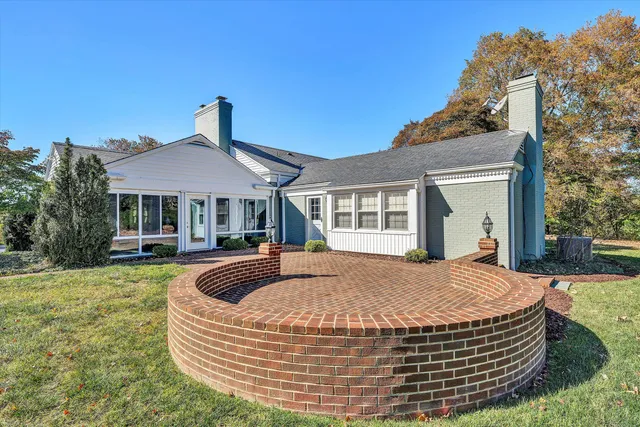 $749,500 | 7323 La Marre Circle, Roanoke, VA 24019