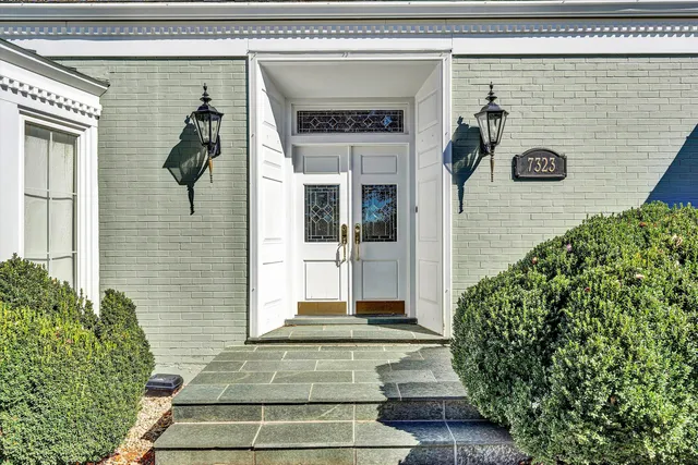 $749,500 | 7323 La Marre Circle, Roanoke, VA 24019