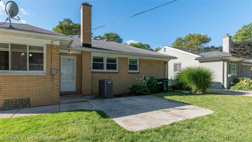 2401 Derby Road Troy, MI 48084 - Photo 5 of 25