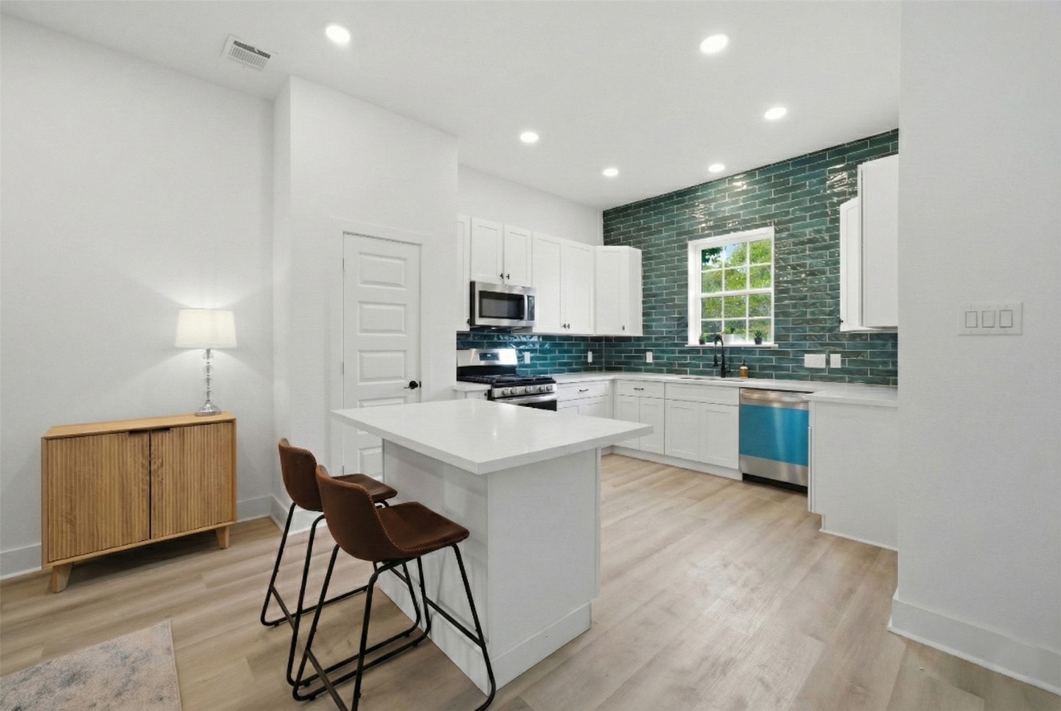 5604 Mulvey Street Houston, TX 77020 - Photo 11 of 29 Kitchen