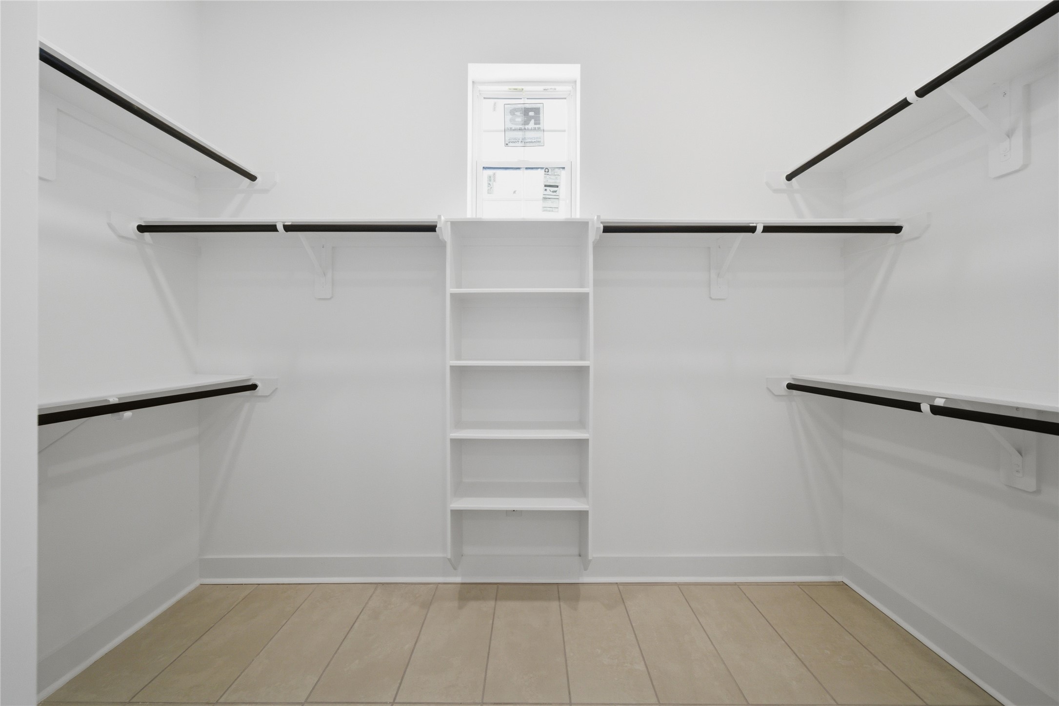 5604 Mulvey Street Houston, TX 77020 - Photo 22 of 29 Primary Closet