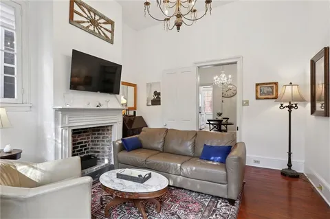 $425,000 | 835 Esplanade Avenue, Unit D, New Orleans, LA 70116