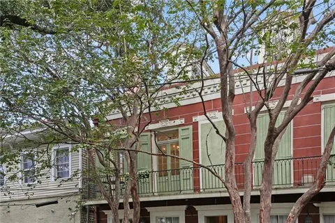 $399,000 | 835 Esplanade Avenue, Unit D, New Orleans, LA 70116