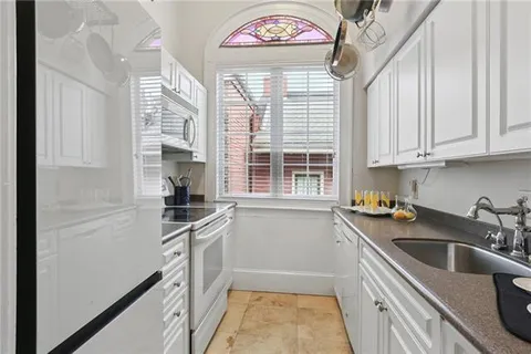 $399,000 | 835 Esplanade Avenue, Unit D, New Orleans, LA 70116