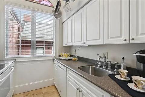 $399,000 | 835 Esplanade Avenue, Unit D, New Orleans, LA 70116