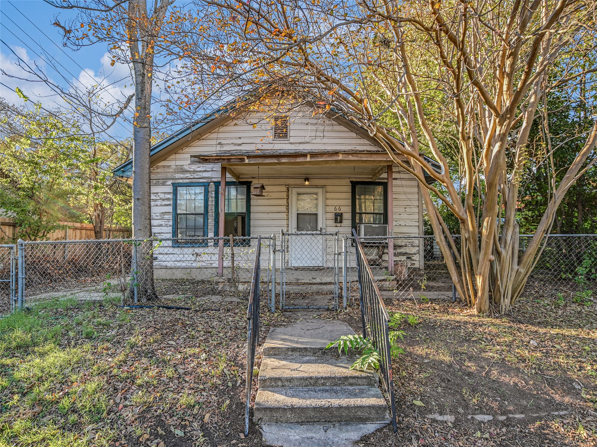 66 Cross Street Austin, TX 78702 - Photo 2 of 20 a front view of a house with plants