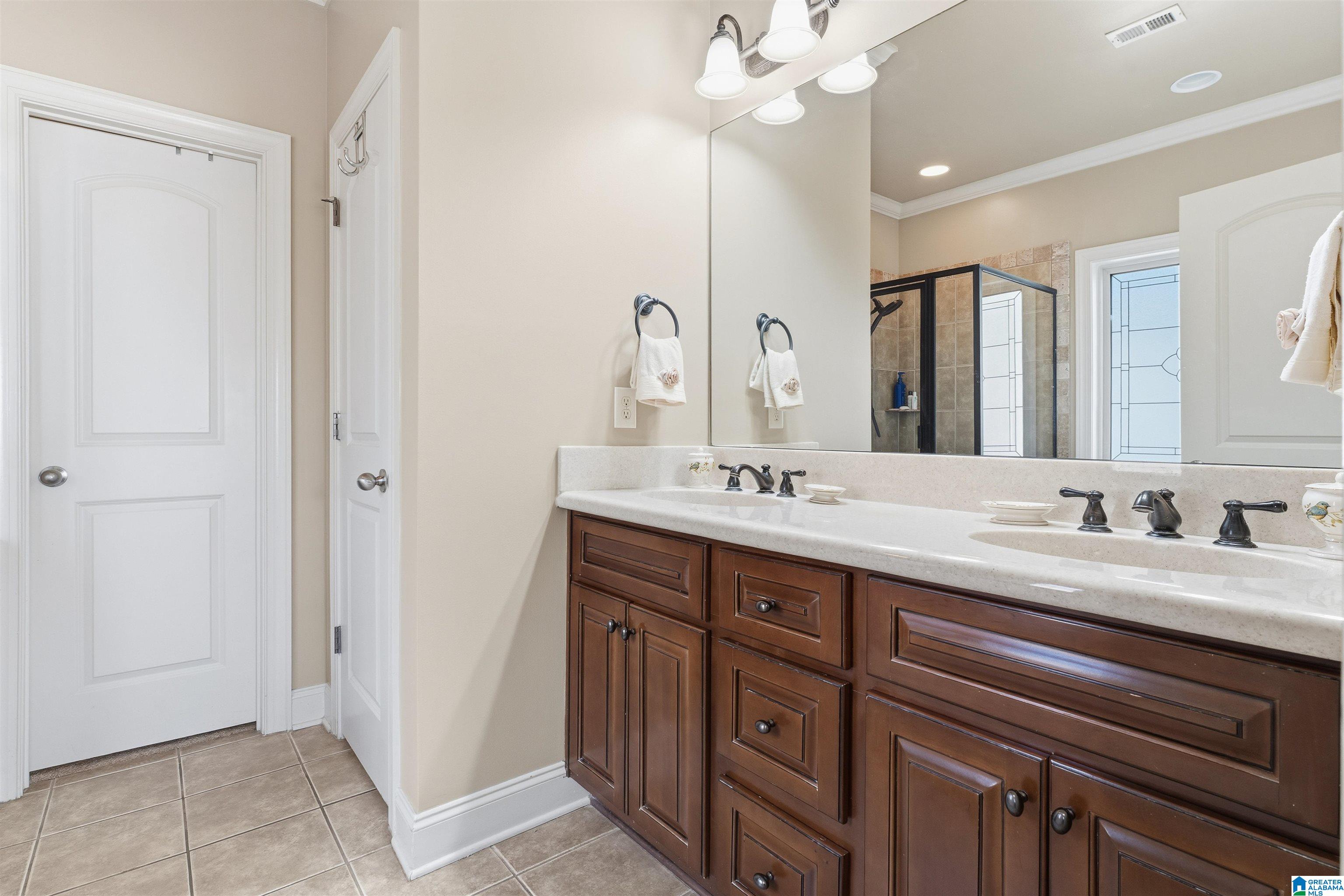 240 Strathaven Lane Pelham, AL 35124 - Photo 16 of 34