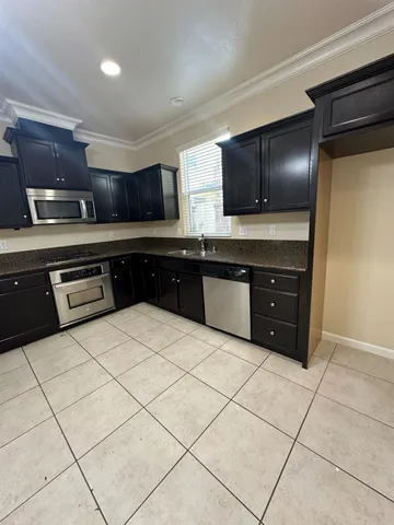 $2,195 | 3626 Alcove Way, Clovis, CA 93619