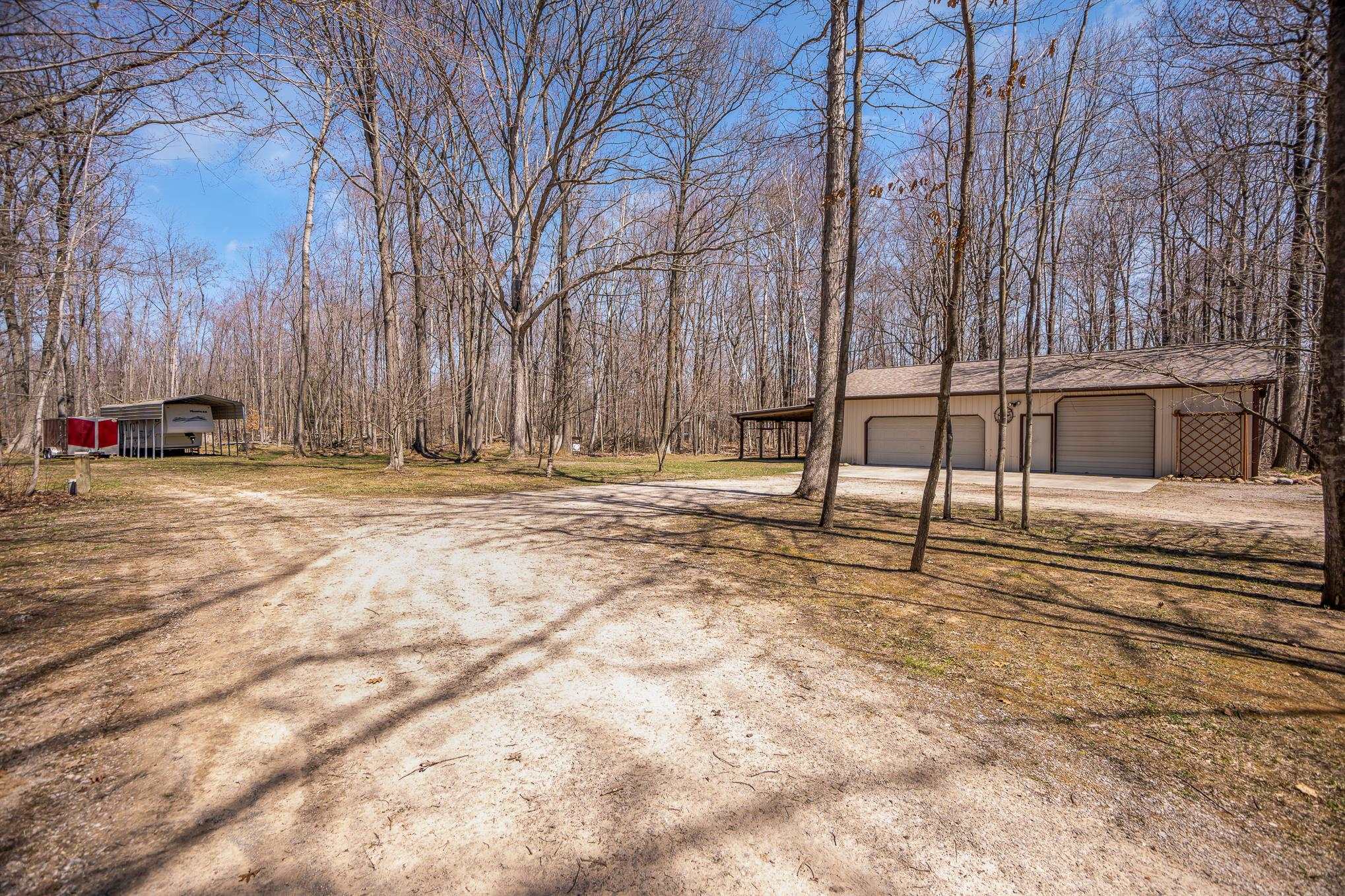 556 West Stewart Road Midland, MI 48640 - Photo 29 of 32